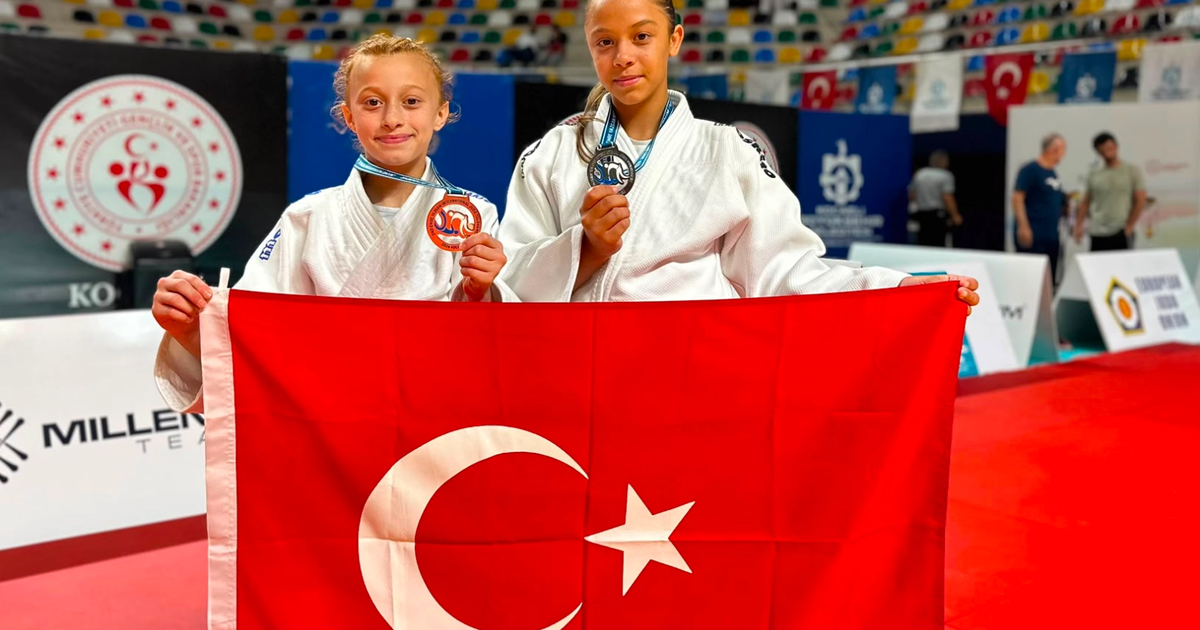 Sakaryali sporcular judo ve gureste kursunun sahibi oldu Nwi86DI5